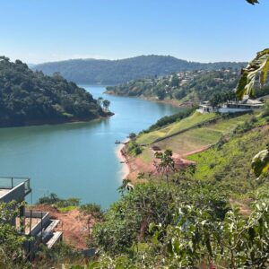 Lote E57 Exclusivo pé na água com acesso direto à represa Condomínio Águas de Igaratá